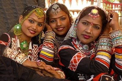 Snake dancers, Source: Screenshot