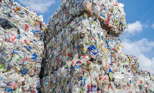 PLasticwastemountains,  Source: DVZ