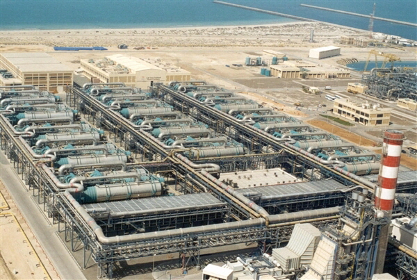 Desalination Abu Dabi, Source: Wikipedia